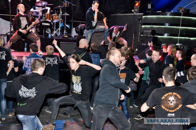 Как выглядит концерт тяжелой музыки в Минске