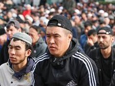 Мигранты хотят контролировать работу тюменских силовиков