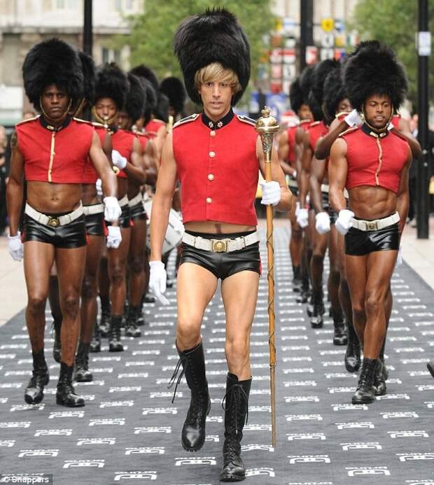 ВВС Британии приостановили набор белых мужчин в целях разнообразия