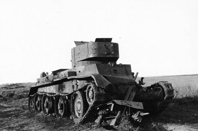 Приграничные бои июня 1941 года. Немецкая пехотная дивизия против русских танков.