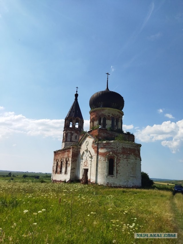 Где находится самая загадочная церковь-заброшка