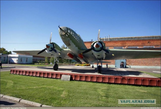 20 самых интересных авиапамятников