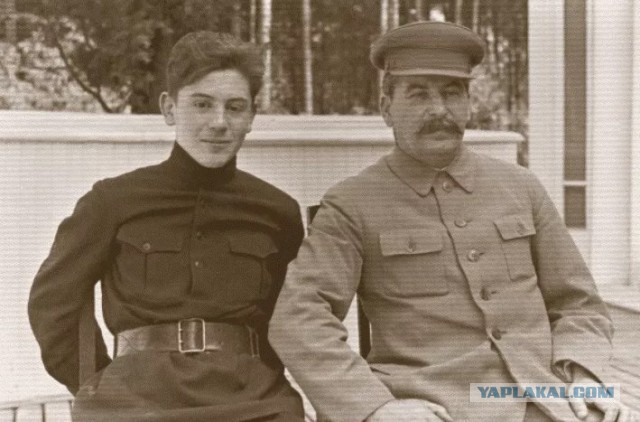 Сталин пишет письмо учителю сына Василия…