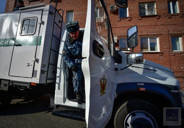 На пути в колонию: как во Владивостоке конвоируют осужденных и находящихся под стражей