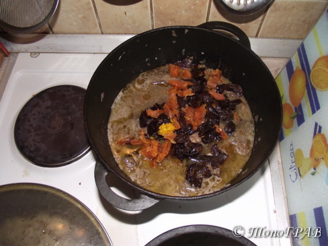 Пряное мясо во фруктовом соусе с кус-кусом