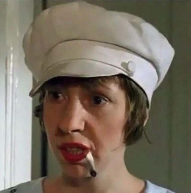 Мужчина в кепке. Шпана девушка. Слушать папироску за козырек. Мужчина в кепке. Слушать папироску за козырек.