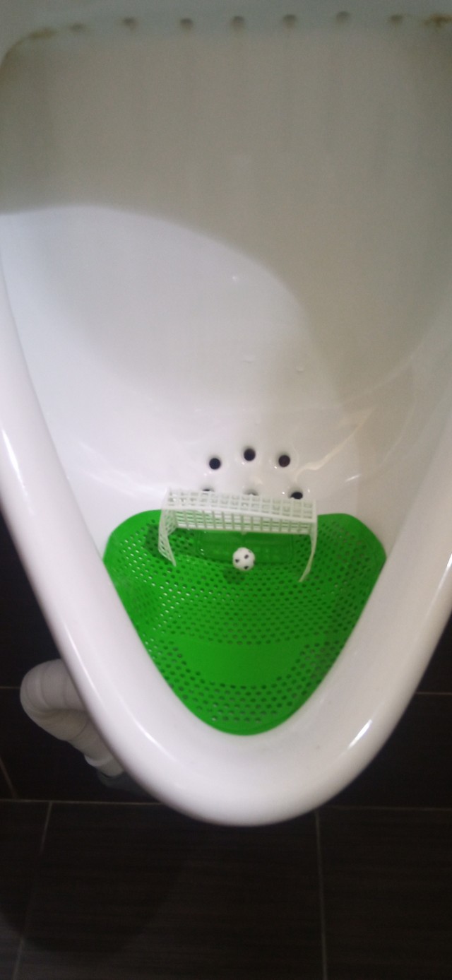 Футболисты есть?