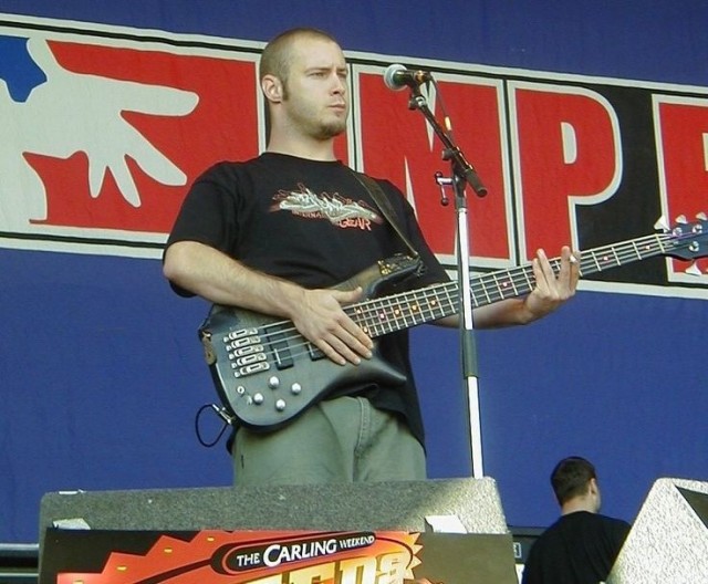 Умер бас-гитарист Сэм Риверс — сооснователь группы Limp Bizkit. Ему было 48 лет.