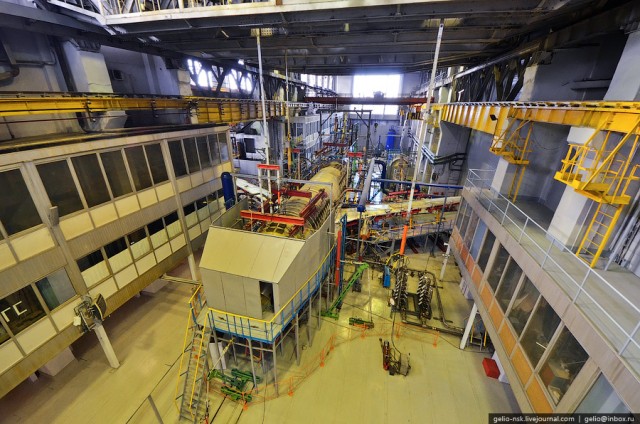 На производстве Sukhoi Superjet 100