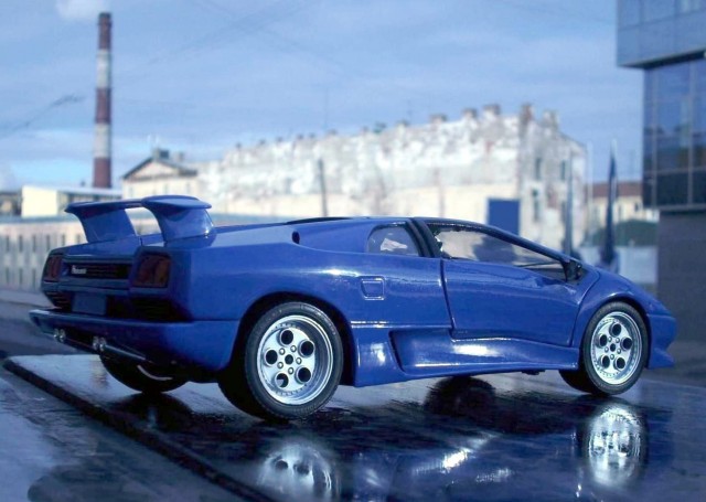Автомобили почти как настоящие (масштаб 1:18)
