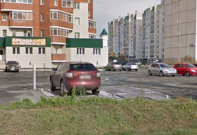 Челябинский  Кулибин сделал закрытую парковку для своего автомобиля