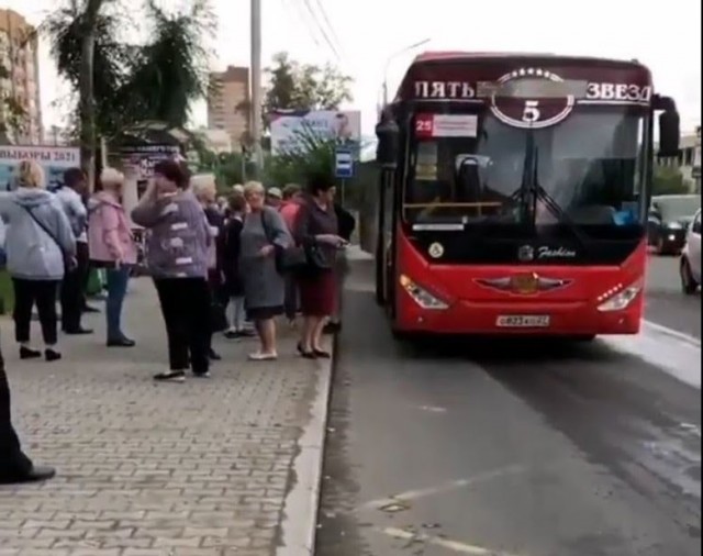 Пассажиров автобуса 25 маршрута в Хабаровске высадили из за намаза