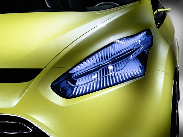 Необычная автомобильная световая оптика