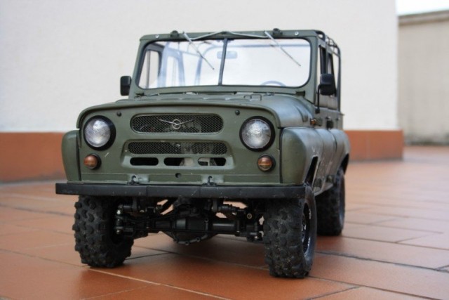 Автомодель Hummer H3 из жести