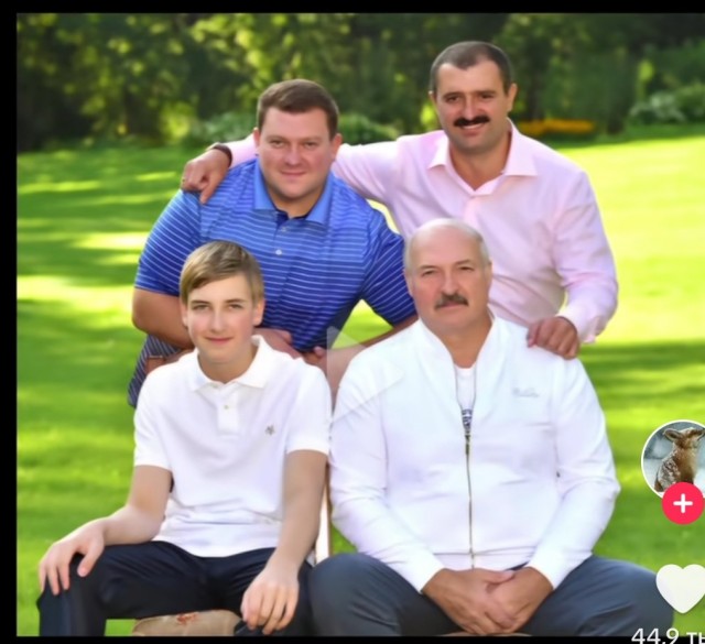 Просили фото семьи.