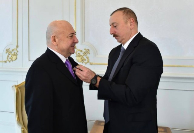 Азербайджанские государственные СМИ массово объявили о якобы "победе Алиева в противостоянии с Путиным"