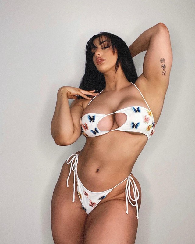 Фитнес-модель Кики из Австралии