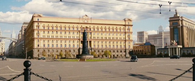 Москва при Брежневе и сейчас на 20 кадрах сделанных в одних и тех же местах