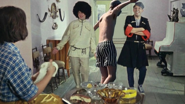 Икар в полосатых шортах