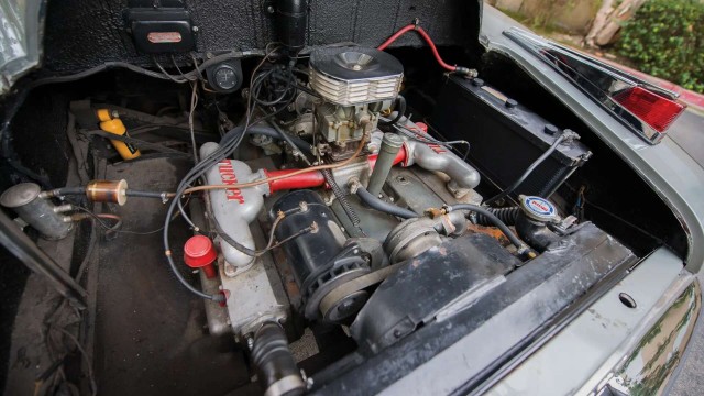 Tucker 48: фара, которая смотрит в поворот