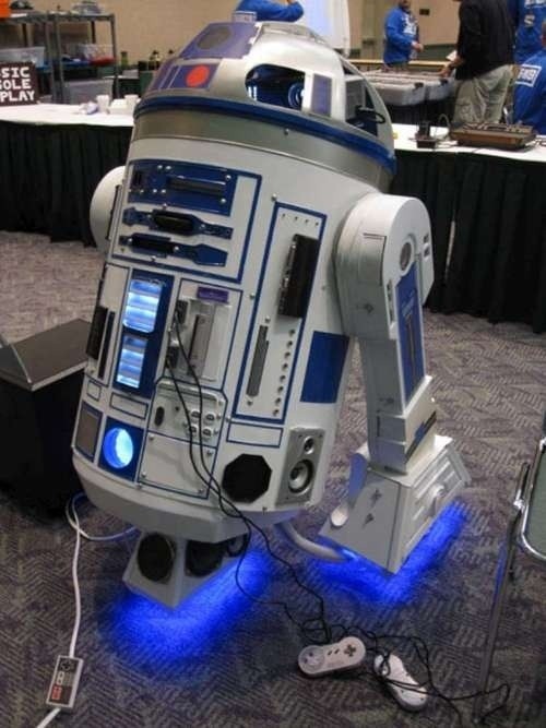 R2-D2 - мегаигровой дроид