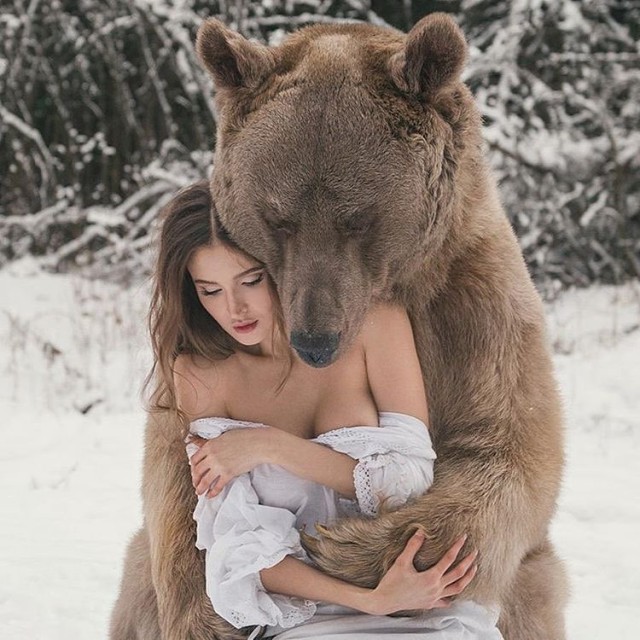Просто девушки, которые окружают нас.