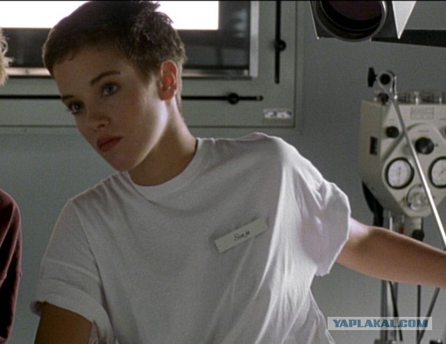 20 самых сексапильно одетых киногероинь