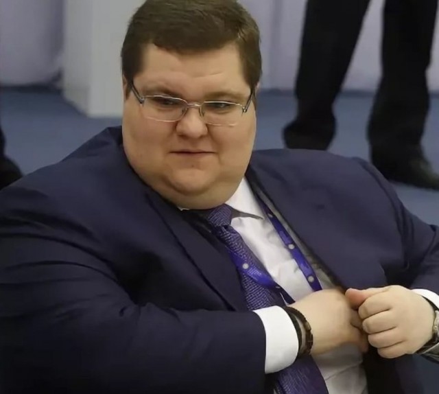 Когда мама пришла с родительского собрания и заваливает тебя вопросами, а ты делаешь вид, что всё в порядке