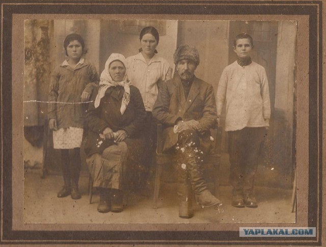 У кого дома есть подобное фото? Может ты мне родня?