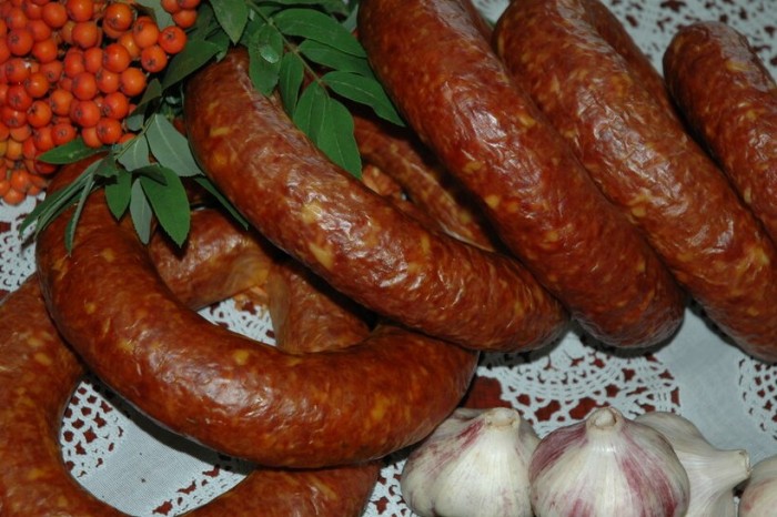 А есть ли сейчас действительно хорошая сырокопченая колбаса?