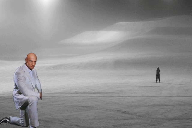 В яблоко (фотожаба)
