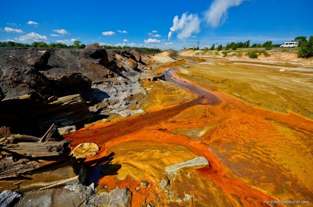 "Роскосмос" показал фотографию кратера на Марсе