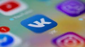 Руководство VK потребовало вернуть сотрудников, уехавших из России. Тех, кто откажется возвращаться, уволят