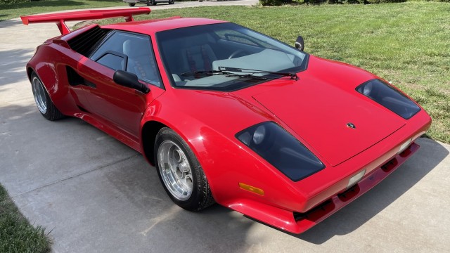 10 самых дорогих автомобилей аукциона Mecum за 2022 год.