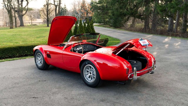 Автомобили аукциона Mecum. Top-16 2024 года.
