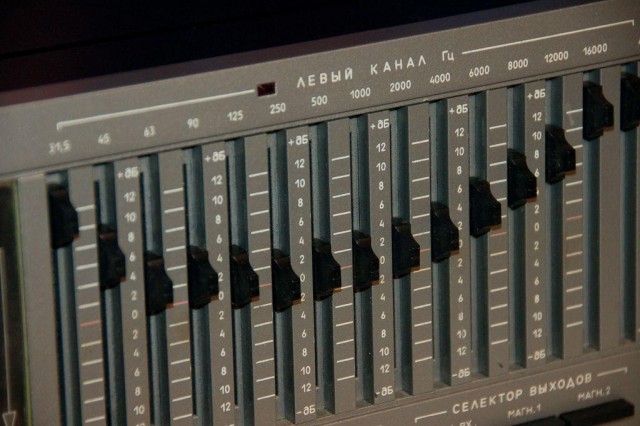 AKAI 77