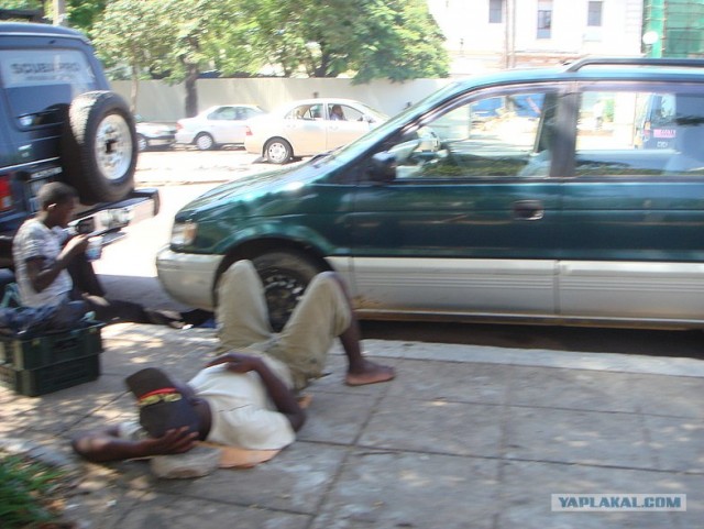 По Африке в одиночку.