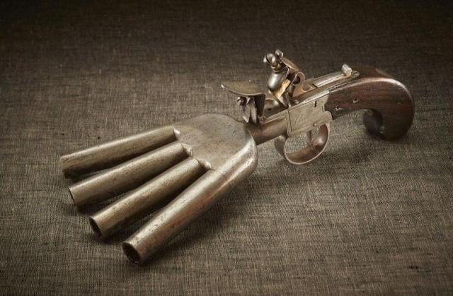Во Владивостоке военный полковник покончил с собой  пятью выстрелами