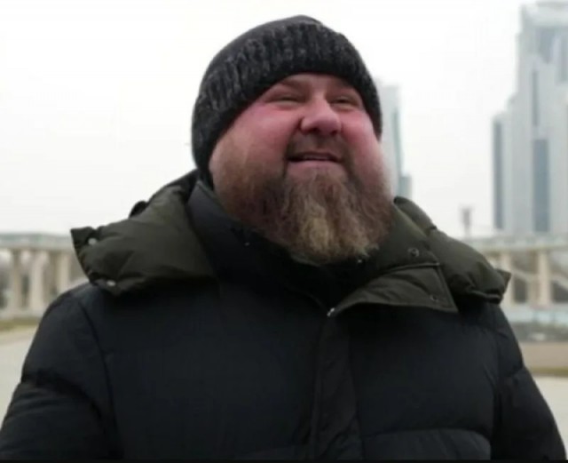 В Грозный сегодня вернулись из украинского плена пятеро чеченских бойцов.