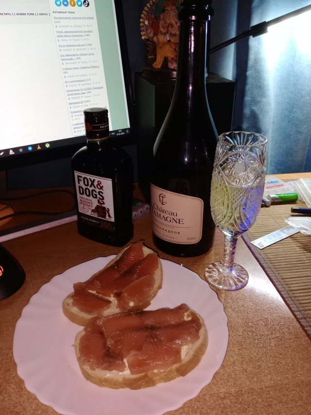 Какой стол, такой и стул!