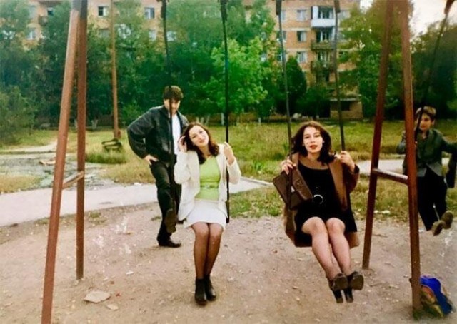 Девчата из 90-х и 00-х
