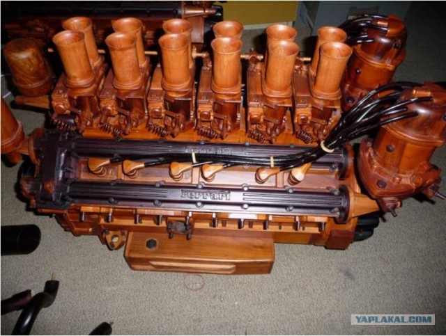 Деревянный движок Ferrari