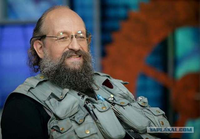 Узбекский рэпер шатает русскую певицу