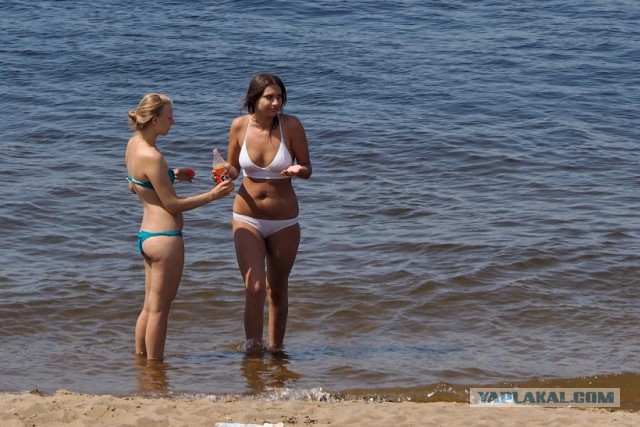 Пляжная Самара: много стройных женщин