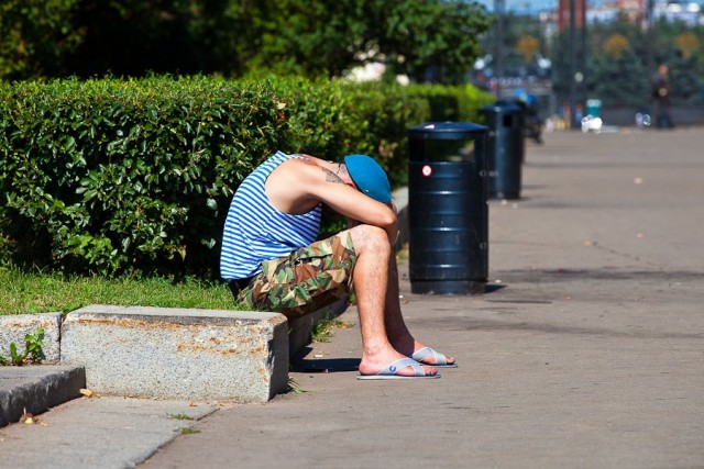 С Днем ВДВ, посоны!