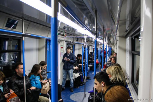 Все достоинства и недостатки нового поезда московского метро