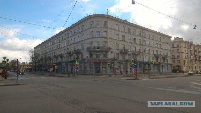 Как в спб жиется в районе станции метро Елизаровская?