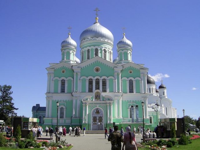 Церкви.