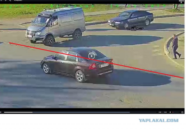 Нельзя на пешеходном переходе стоять. Никому