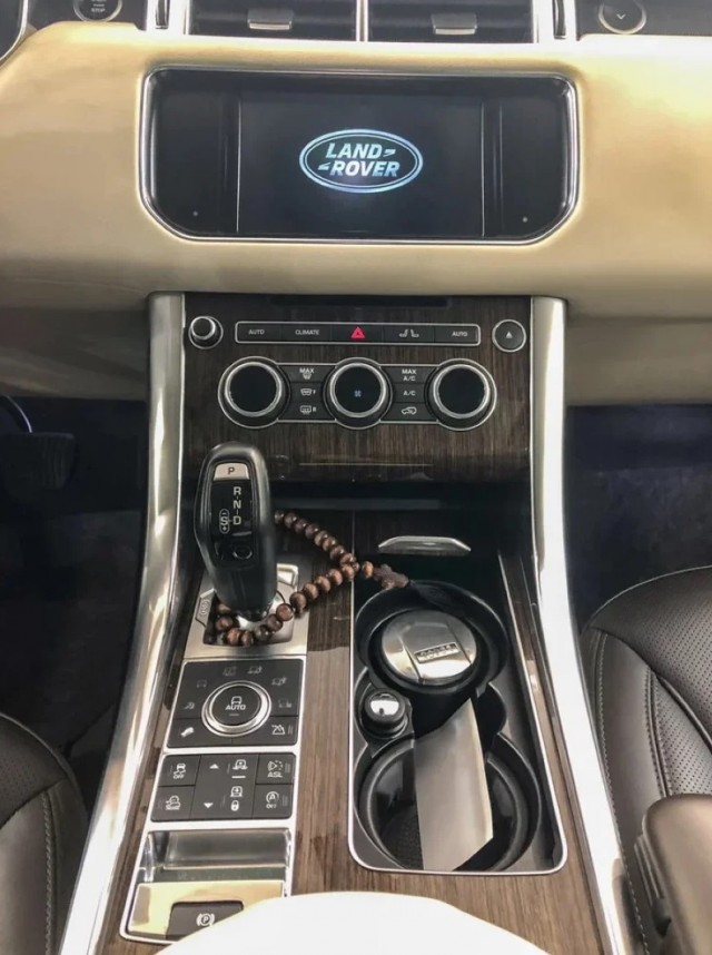 Рождён для ремонта? Что сломалось у внедорожника Range Rover Sport за четыре года